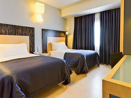 מלון Alif Avenidas